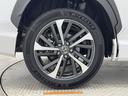 かっこいいホイールですね。 車のイメージを大きく左右するホイール部分はコダワリを持ちたいですね。
