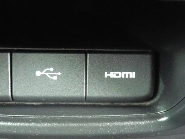 ステップワゴンスパーダ スパーダ　衝突被害軽減ブレーキ　横滑り防止装置　クルーズコントロール　両側電動スライドドア　オートライト　フリップダウンモニター　ナビ　フルセグＴＶ　ブルートゥース　ＨＤＭＩ　ＥＴＣ　純正アルミホイール（8枚目）