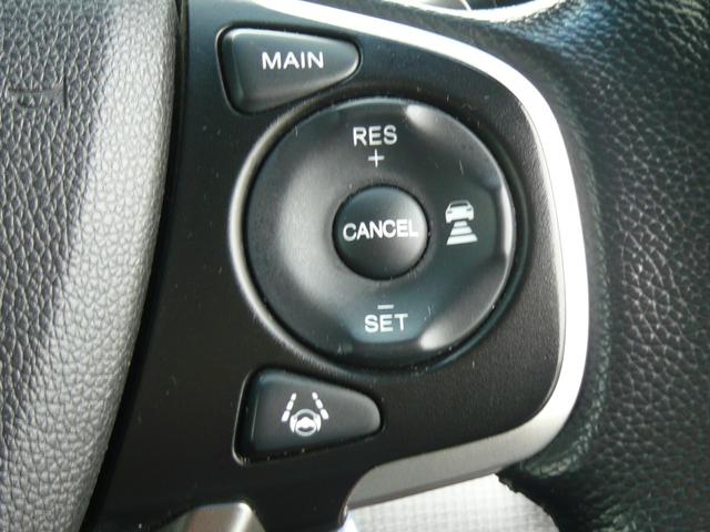 ステップワゴンスパーダ スパーダ　衝突被害軽減ブレーキ　横滑り防止装置　クルーズコントロール　両側電動スライドドア　オートライト　フリップダウンモニター　ナビ　フルセグＴＶ　ブルートゥース　ＨＤＭＩ　ＥＴＣ　純正アルミホイール（10枚目）