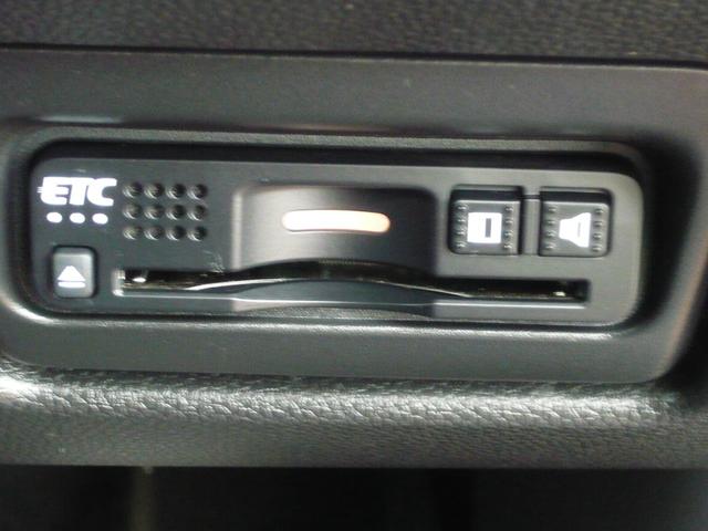 ステップワゴンスパーダ スパーダ　衝突被害軽減ブレーキ　横滑り防止装置　クルーズコントロール　両側電動スライドドア　オートライト　フリップダウンモニター　ナビ　フルセグＴＶ　ブルートゥース　ＨＤＭＩ　ＥＴＣ　純正アルミホイール（12枚目）