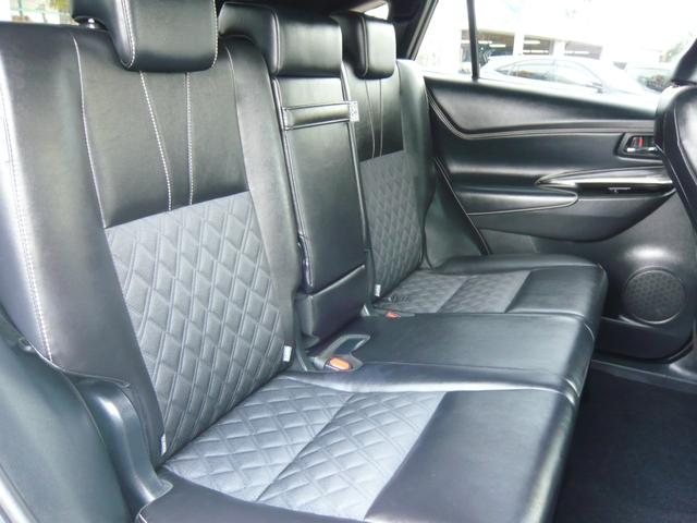 ハリアー プレミアム　衝突被害軽減ブレーキ　横滑り防止装置　オートライト　オートハイビーム　電動リアゲート　ナビ　フルセグＴＶ　ブルートゥース　ＣＤ　ＤＶＤ　ＥＴＣ　スマートキー　プッシュスタート（12枚目）