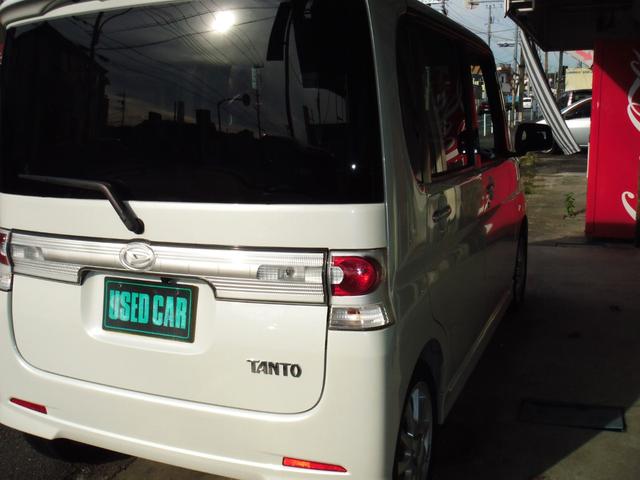 タント カスタムＲＳ　カスタムＲＳ　電動スライドドア　ナビ　ＴＶ　ＨＩＤ　スマートキー　電動格納ミラー　ベンチシート　ＣＶＴ　ＡＢＳ　ＣＤ　アルミホイール　エアコン　パワーステアリング　パワーウィンドウ　ＥＴＣ（14枚目）