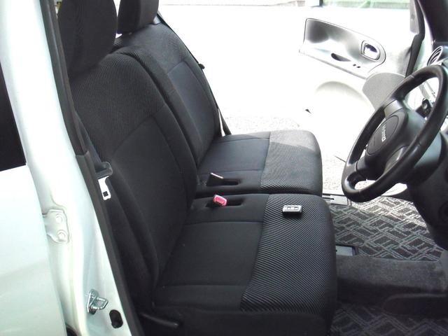 タント カスタムＲＳ　カスタムＲＳ　電動スライドドア　ナビ　ＴＶ　ＨＩＤ　スマートキー　電動格納ミラー　ベンチシート　ＣＶＴ　ＡＢＳ　ＣＤ　アルミホイール　エアコン　パワーステアリング　パワーウィンドウ　ＥＴＣ（19枚目）