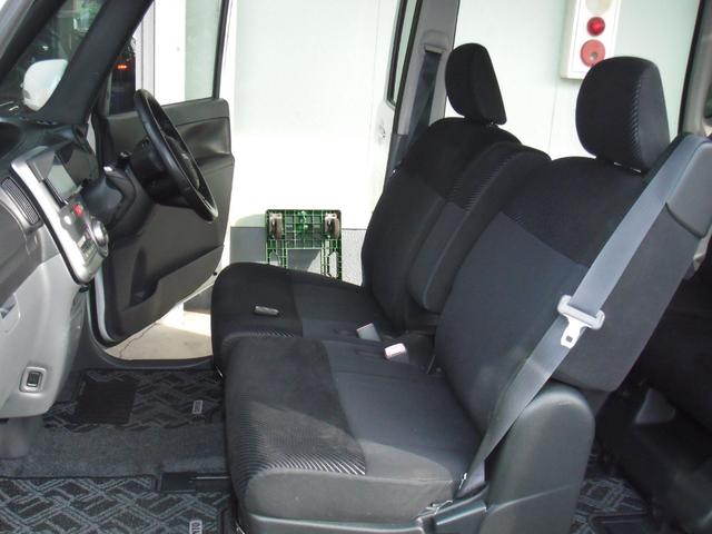 タント カスタムＲＳ　カスタムＲＳ　電動スライドドア　ナビ　ＴＶ　ＨＩＤ　スマートキー　電動格納ミラー　ベンチシート　ＣＶＴ　ＡＢＳ　ＣＤ　アルミホイール　エアコン　パワーステアリング　パワーウィンドウ　ＥＴＣ（22枚目）