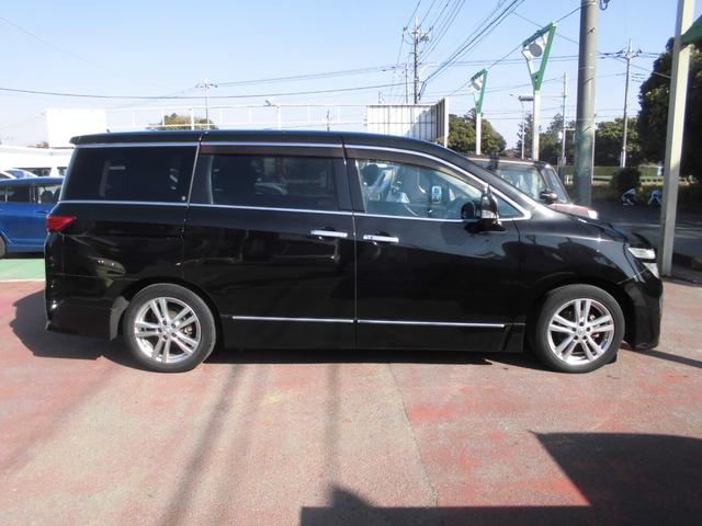 エルグランド ２５０ハイウェイスター　切替式４ＷＤ　７人乗り　純正ナビ　全方位アラウンドビューカメラ　純天井モニター　左右パワースライドドア　ＥＴＣ　ＨＩＤ　スマートキー　専用コンビレザー風シート　タイヤ４本新品（6枚目）