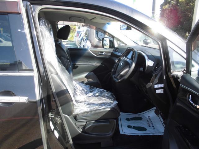 エルグランド ２５０ハイウェイスター　切替式４ＷＤ　７人乗り　純正ナビ　全方位アラウンドビューカメラ　純天井モニター　左右パワースライドドア　ＥＴＣ　ＨＩＤ　スマートキー　専用コンビレザー風シート　タイヤ４本新品（10枚目）