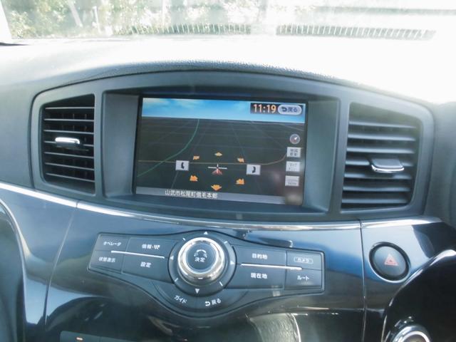 エルグランド ２５０ハイウェイスター　切替式４ＷＤ　７人乗り　純正ナビ　全方位アラウンドビューカメラ　純天井モニター　左右パワースライドドア　ＥＴＣ　ＨＩＤ　スマートキー　専用コンビレザー風シート　タイヤ４本新品（11枚目）