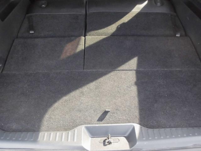 エルグランド ２５０ハイウェイスター　切替式４ＷＤ　７人乗り　純正ナビ　全方位アラウンドビューカメラ　純天井モニター　左右パワースライドドア　ＥＴＣ　ＨＩＤ　スマートキー　専用コンビレザー風シート　タイヤ４本新品（40枚目）