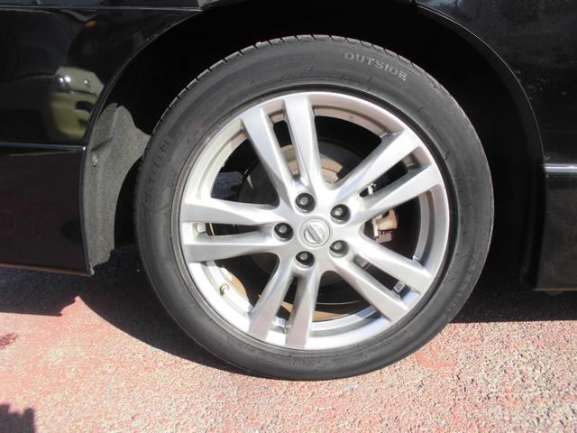 エルグランド ２５０ハイウェイスター　切替式４ＷＤ　７人乗り　純正ナビ　全方位アラウンドビューカメラ　純天井モニター　左右パワースライドドア　ＥＴＣ　ＨＩＤ　スマートキー　専用コンビレザー風シート　タイヤ４本新品（45枚目）