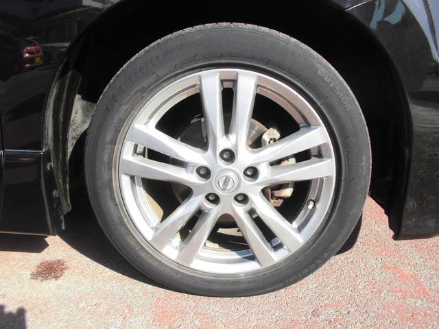 エルグランド ２５０ハイウェイスター　切替式４ＷＤ　７人乗り　純正ナビ　全方位アラウンドビューカメラ　純天井モニター　左右パワースライドドア　ＥＴＣ　ＨＩＤ　スマートキー　専用コンビレザー風シート　タイヤ４本新品（46枚目）