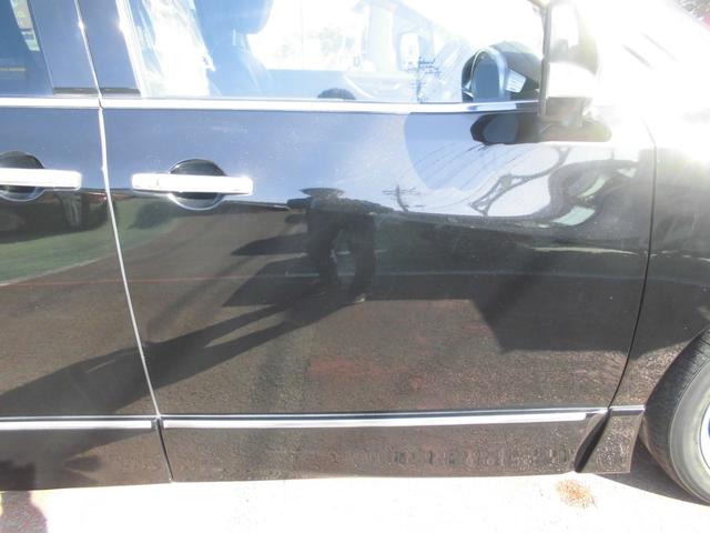 エルグランド ２５０ハイウェイスター　切替式４ＷＤ　７人乗り　純正ナビ　全方位アラウンドビューカメラ　純天井モニター　左右パワースライドドア　ＥＴＣ　ＨＩＤ　スマートキー　専用コンビレザー風シート　タイヤ４本新品（62枚目）