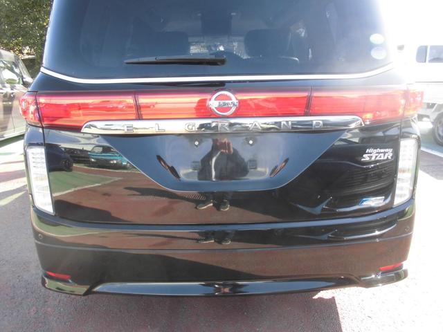 エルグランド ２５０ハイウェイスター　切替式４ＷＤ　７人乗り　純正ナビ　全方位アラウンドビューカメラ　純天井モニター　左右パワースライドドア　ＥＴＣ　ＨＩＤ　スマートキー　専用コンビレザー風シート　タイヤ４本新品（65枚目）