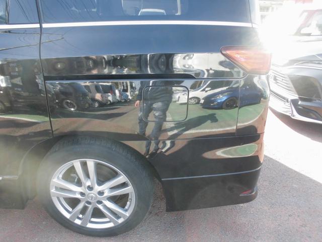 エルグランド ２５０ハイウェイスター　切替式４ＷＤ　７人乗り　純正ナビ　全方位アラウンドビューカメラ　純天井モニター　左右パワースライドドア　ＥＴＣ　ＨＩＤ　スマートキー　専用コンビレザー風シート　タイヤ４本新品（66枚目）