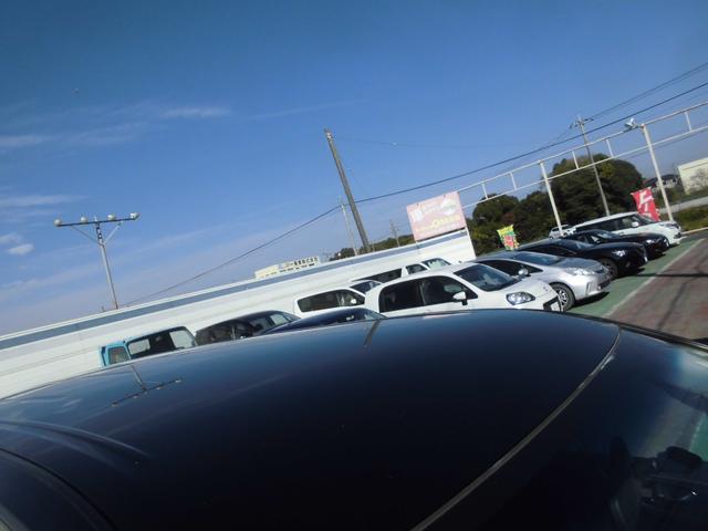 エルグランド ２５０ハイウェイスター　切替式４ＷＤ　７人乗り　純正ナビ　全方位アラウンドビューカメラ　純天井モニター　左右パワースライドドア　ＥＴＣ　ＨＩＤ　スマートキー　専用コンビレザー風シート　タイヤ４本新品（73枚目）