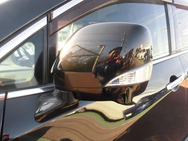 エルグランド ２５０ハイウェイスター　切替式４ＷＤ　７人乗り　純正ナビ　全方位アラウンドビューカメラ　純天井モニター　左右パワースライドドア　ＥＴＣ　ＨＩＤ　スマートキー　専用コンビレザー風シート　タイヤ４本新品（75枚目）