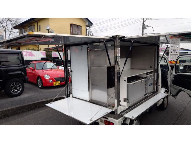 ハイゼットトラック スタンダード　４ＷＤ　オートマ　移動販売車　冷凍機付ショーケース　保冷庫　ステンレス陳列棚　スライド式フリーザー（2枚目）