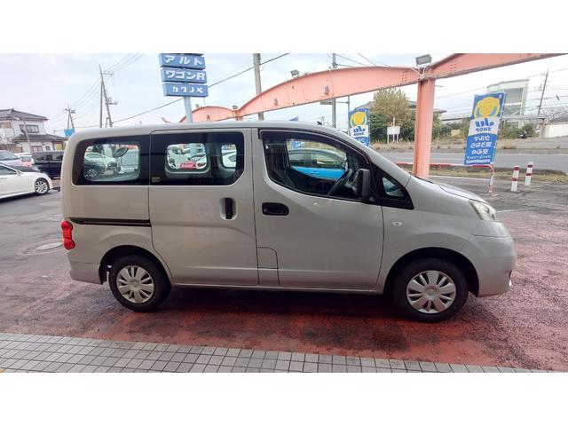 ＮＶ２００バネットバン ＶＸ　ナビ　バックカメラ　パワーウィンドウ　オートマ　ＥＴＣ　５人乗り　カラードバンパー　フロントＵＶカットグリーンガラス　セカンドシート折り畳シート　両側スライドドア（10枚目）