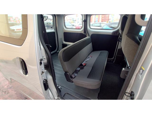 ＮＶ２００バネットバン ＶＸ　ナビ　バックカメラ　パワーウィンドウ　オートマ　ＥＴＣ　５人乗り　カラードバンパー　フロントＵＶカットグリーンガラス　セカンドシート折り畳シート　両側スライドドア（15枚目）
