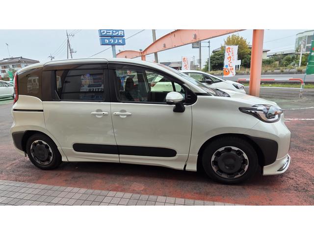 シエンタ ハイブリッドＺ　５人乗り　ハイブリッド　モデリスタエアロ　純正ナビＴＶ　バックカメラ　両側電動ＳＤ　純正ドラレコ　ＢＳＭ　オートハイビーム　セーフティーセンス　アダプティブクルーズコントロール　アンドロイドオート対応（8枚目）