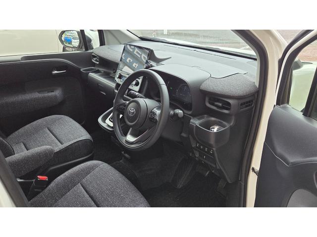 シエンタ ハイブリッドＺ　５人乗り　ハイブリッド　モデリスタエアロ　純正ナビＴＶ　バックカメラ　両側電動ＳＤ　純正ドラレコ　ＢＳＭ　オートハイビーム　セーフティーセンス　アダプティブクルーズコントロール　アンドロイドオート対応（10枚目）