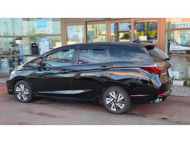 シャトル ハイブリッドＸ　ホンダセンシング　純正ナビＴＶ　バックカメラ　ＥＴＣ　ドラレコ　アダプティブクルーズコントロール　レーンキープアシスト　ＬＥＤヘッドライト　革巻きステアリング　パドルシフト（5枚目）