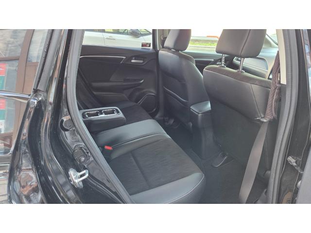 シャトル ハイブリッドＸ　ホンダセンシング　純正ナビＴＶ　バックカメラ　ＥＴＣ　ドラレコ　アダプティブクルーズコントロール　レーンキープアシスト　ＬＥＤヘッドライト　革巻きステアリング　パドルシフト（12枚目）