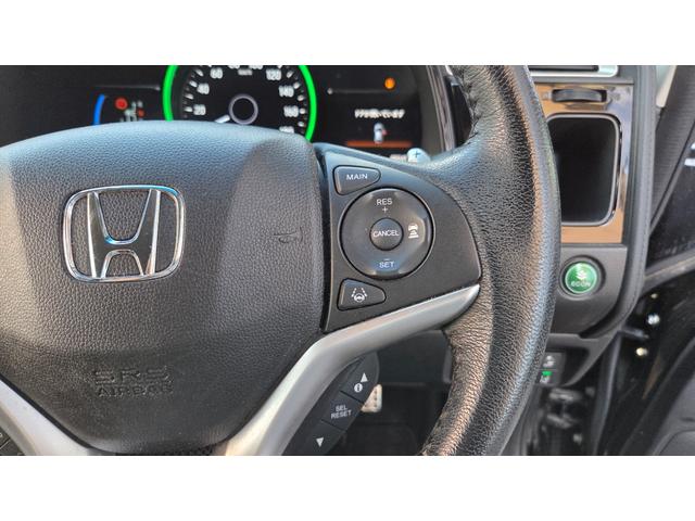 シャトル ハイブリッドＸ　ホンダセンシング　純正ナビＴＶ　バックカメラ　ＥＴＣ　ドラレコ　アダプティブクルーズコントロール　レーンキープアシスト　ＬＥＤヘッドライト　革巻きステアリング　パドルシフト（18枚目）