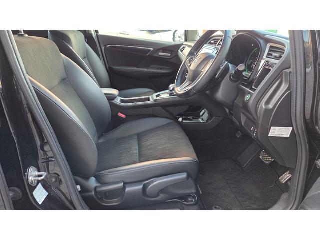 シャトル ハイブリッドＸ　ホンダセンシング　純正ナビＴＶ　バックカメラ　ＥＴＣ　ドラレコ　アダプティブクルーズコントロール　レーンキープアシスト　ＬＥＤヘッドライト　革巻きステアリング　パドルシフト（23枚目）