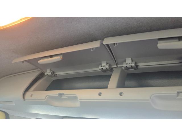 カングー １．６　ナビＴＶ　キーレス　スペアキー　両側スライドドア　ダブルバックドア　ＥＴＣ　取説　バックカメラ（9枚目）