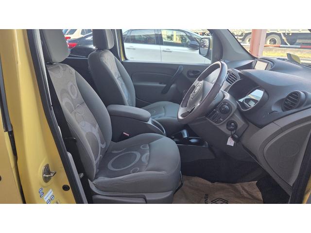 カングー １．６　ナビＴＶ　キーレス　スペアキー　両側スライドドア　ダブルバックドア　ＥＴＣ　取説　バックカメラ（19枚目）