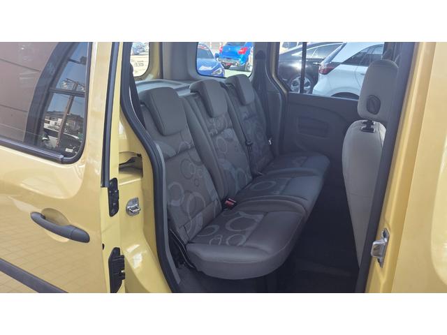 カングー １．６　ナビＴＶ　キーレス　スペアキー　両側スライドドア　ダブルバックドア　ＥＴＣ　取説　バックカメラ（20枚目）