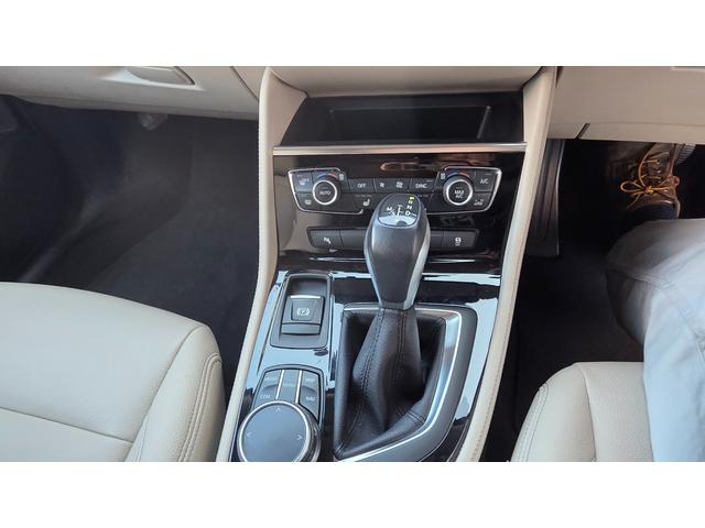 2シリーズ 218dアクティブツアラー ラグジュアリー レザーシート 純正ナビ パワーシート バックカメラ 右ハンドル パワートランク(19枚目)