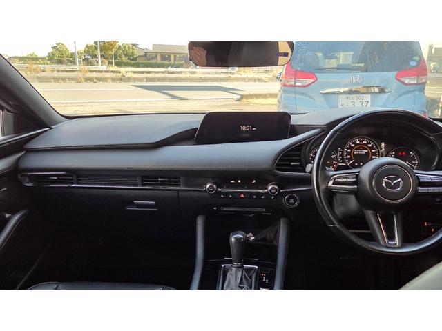 MAZDA3ファストバック 20Sプロアクティブ ツーリングセレクション ハイブリッド 純正ナビTV アラウンドビューモニター ブラックレザーパッケージ 18AW LEDヘッドライト アダプティブクルーズコントロール BOSEスピーカー ETC ドラレコ シートヒーター(8枚目)