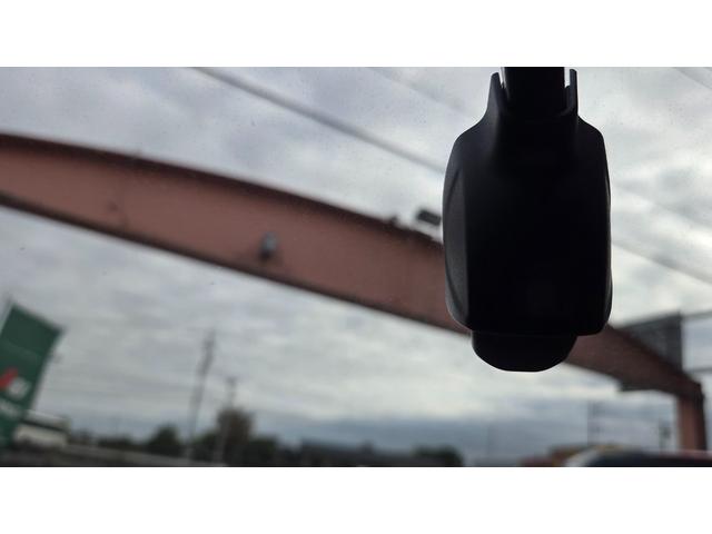 フィット クロスター　純正ナビＴＶ　バックカメラ　前後ドラレコ　ＥＴＣ　ホンダセンシング　ＬＥＤヘッドライト　純正ＡＷ　スマートキー　レーンキープアシスト　アダプティブクルーズコントロール（19枚目）