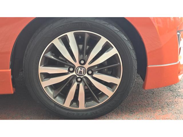 フィット ＲＳ　６速ＭＴ　純正エアロ　無限マフラー　純正ナビＴＶ　ＥＴＣ　前後ドラレコ　オートクルーズ　ＬＥＤヘットライト　ＡＷ　フォグランプ　プッシュスタート　キーレス（22枚目）