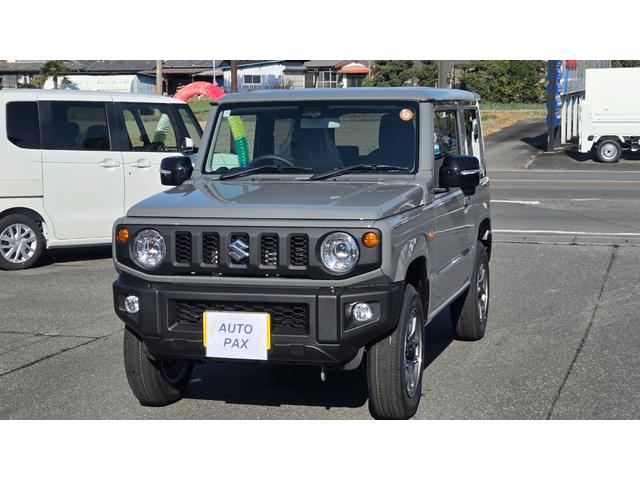ジムニー ＸＣ　届出済み未使用車　Ｆ５ＭＴ　４型　切り替え式４ＷＤ　スズキセーフティーサポート　ＬＥＤヘッドライト　シートヒーター　純正ＡＷ　クルーズコントロール（3枚目）