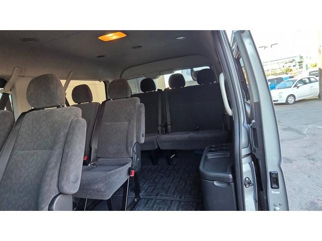 ハイエースワゴン ＧＬ　ガソリン車　純正ナビＴＶ　バックカメラ　純正ドラレコ　車線逸脱防止機能　オートハイビーム　衝突軽減ブレーキ　コーナーセンサー　両側スライドドア　ＡＣ１００Ｖコンセント　３列目シート跳ね上げ式（13枚目）