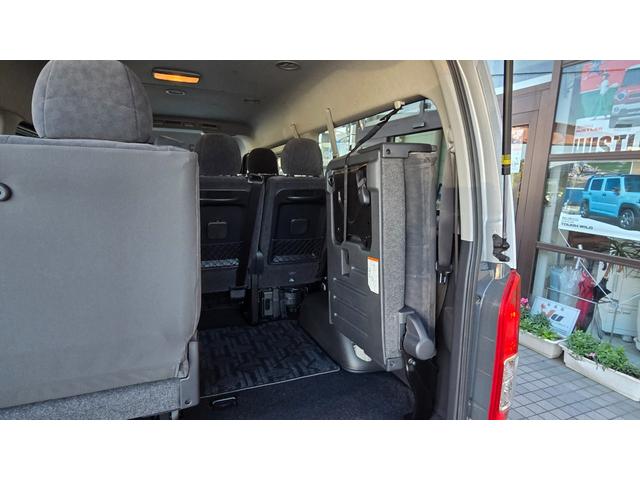 ハイエースワゴン ＧＬ　ガソリン車　純正ナビＴＶ　バックカメラ　純正ドラレコ　車線逸脱防止機能　オートハイビーム　衝突軽減ブレーキ　コーナーセンサー　両側スライドドア　ＡＣ１００Ｖコンセント　３列目シート跳ね上げ式（14枚目）