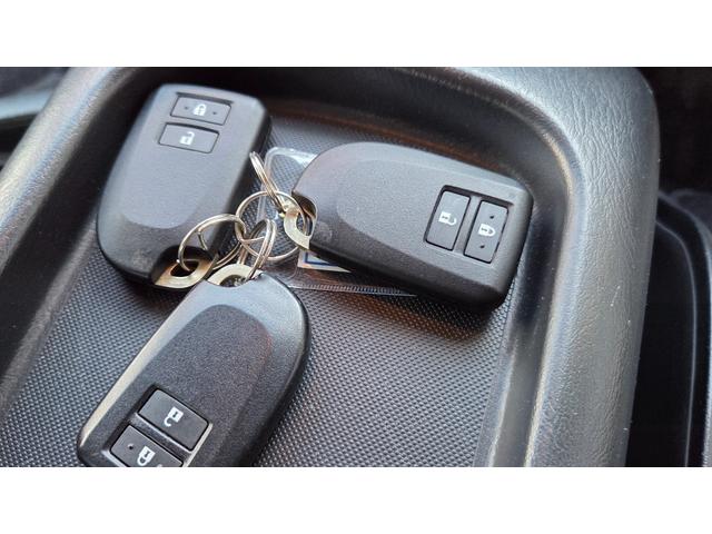 ハイエースワゴン ＧＬ　ガソリン車　純正ナビＴＶ　バックカメラ　純正ドラレコ　車線逸脱防止機能　オートハイビーム　衝突軽減ブレーキ　コーナーセンサー　両側スライドドア　ＡＣ１００Ｖコンセント　３列目シート跳ね上げ式（17枚目）