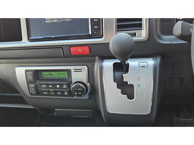 ハイエースワゴン ＧＬ　ガソリン車　純正ナビＴＶ　バックカメラ　純正ドラレコ　車線逸脱防止機能　オートハイビーム　衝突軽減ブレーキ　コーナーセンサー　両側スライドドア　ＡＣ１００Ｖコンセント　３列目シート跳ね上げ式（18枚目）