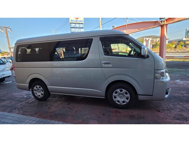 ハイエースワゴン ＧＬ　ガソリン車　純正ナビＴＶ　バックカメラ　純正ドラレコ　車線逸脱防止機能　オートハイビーム　衝突軽減ブレーキ　コーナーセンサー　両側スライドドア　ＡＣ１００Ｖコンセント　３列目シート跳ね上げ式（24枚目）