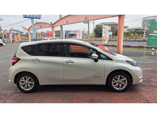 ノート ｅ－パワー　Ｘ　Ｖセレクション　ワンオーナー　純正ナビＴＶ　アラウンドビューモニター　インテリジェントルームミラー　純正ドラレコ　ＥＴＣ２．０　ＬＥＤヘッドライト　シリーズ式ハイブリッド　エマージェンシーブレーキ（6枚目）