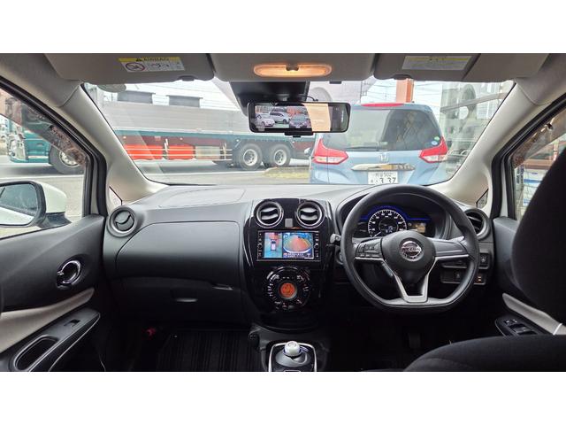 ノート ｅ－パワー　Ｘ　Ｖセレクション　ワンオーナー　純正ナビＴＶ　アラウンドビューモニター　インテリジェントルームミラー　純正ドラレコ　ＥＴＣ２．０　ＬＥＤヘッドライト　シリーズ式ハイブリッド　エマージェンシーブレーキ（8枚目）