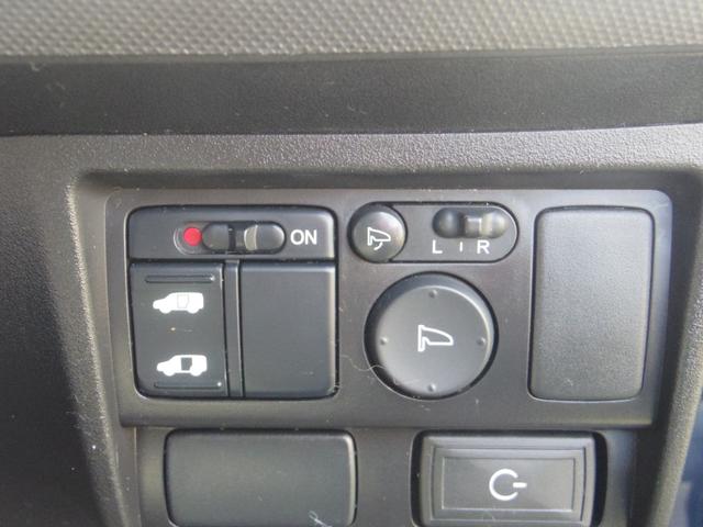フリード G エアロ Lパッケージ 禁煙車/電動スライドドア/ISOFIX付/ナビ/バックカメラ/ETC/HIDヘッドライト/3列シート7人乗り/DVD再生/CD(5枚目)