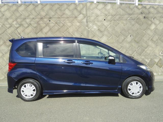 フリード G エアロ Lパッケージ 禁煙車/電動スライドドア/ISOFIX付/ナビ/バックカメラ/ETC/HIDヘッドライト/3列シート7人乗り/DVD再生/CD(16枚目)