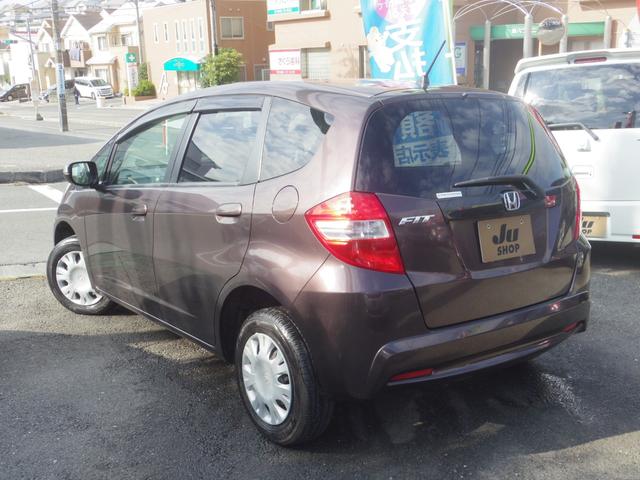 フィット Ｇ　５速マニュアル／走行１．８万キロ／禁煙車（10枚目）