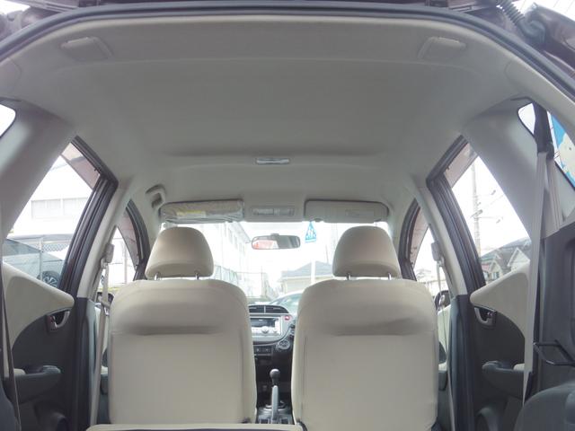 フィット Ｇ　５速マニュアル／走行１．８万キロ／禁煙車（20枚目）