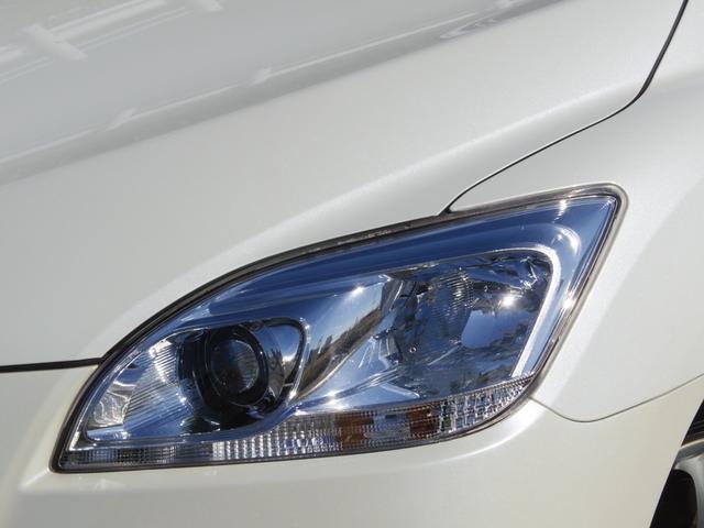 マークＸジオ ２４０Ｆ　禁煙車／前後ドライブレコーダー／ナビ／バックカメラ／ＥＴＣ／スマートキー／プッシュスタート／ＨＩＤヘッドライト／純正アルミホイール／３列シート／７人乗り（9枚目）