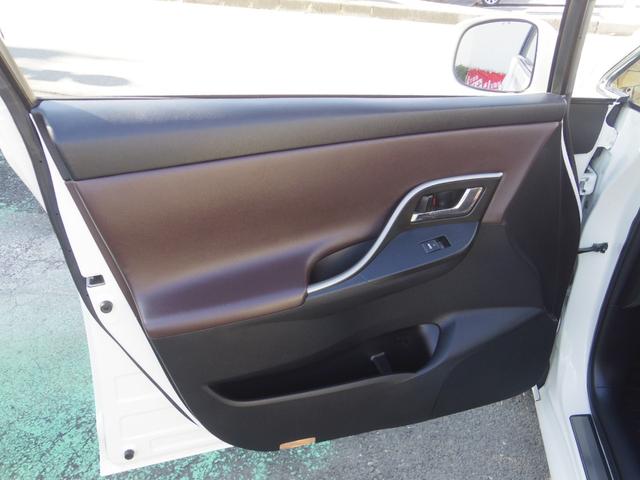 マークＸジオ ２４０Ｆ　禁煙車／前後ドライブレコーダー／ナビ／バックカメラ／ＥＴＣ／スマートキー／プッシュスタート／ＨＩＤヘッドライト／純正アルミホイール／３列シート／７人乗り（34枚目）