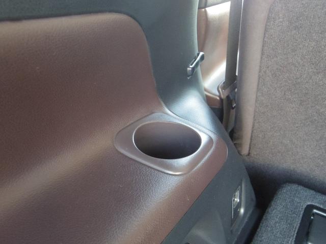 マークＸジオ ２４０Ｆ　禁煙車／前後ドライブレコーダー／ナビ／バックカメラ／ＥＴＣ／スマートキー／プッシュスタート／ＨＩＤヘッドライト／純正アルミホイール／３列シート／７人乗り（41枚目）